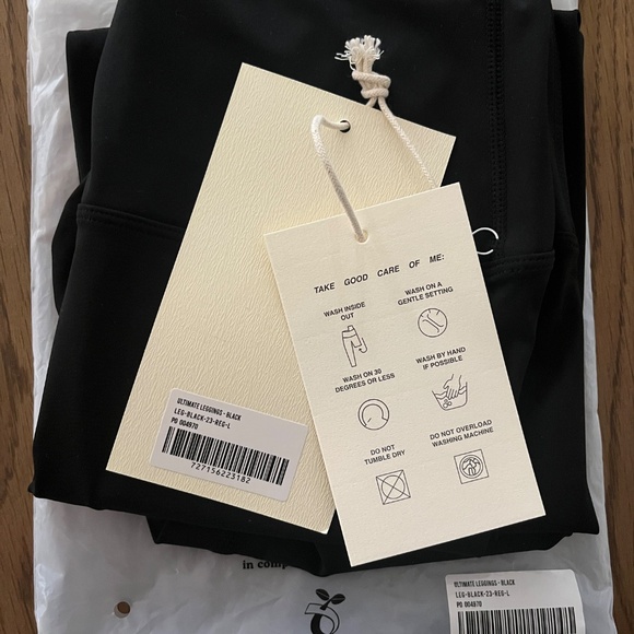 NWT Adanola Black Ultimate Leggings Size Large - Picture 3 of 5